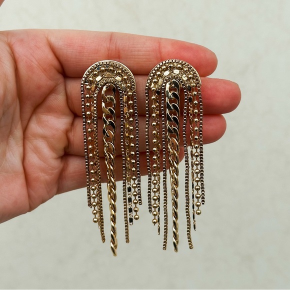 Jewelry - Gold tone chain earrings